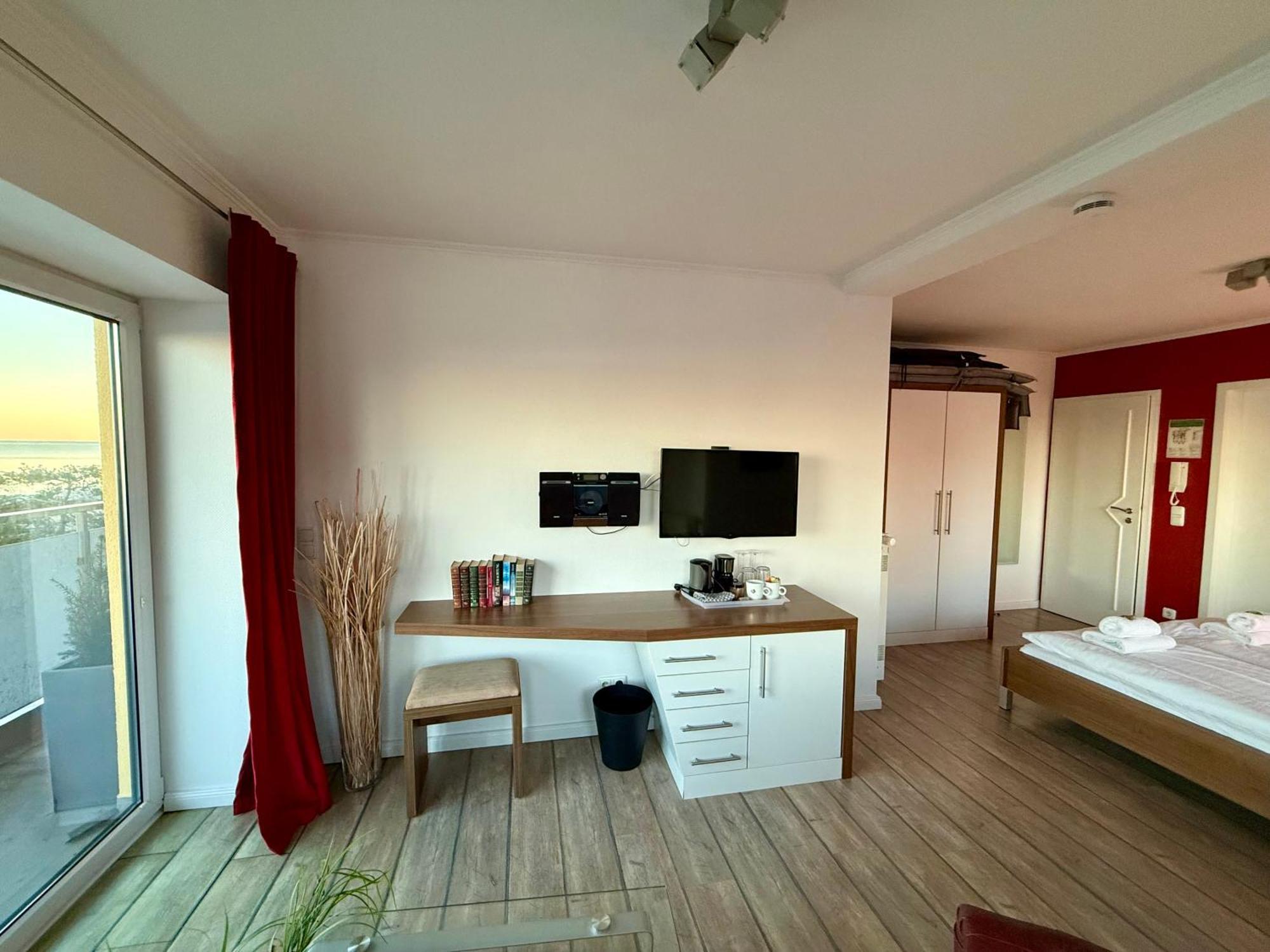 Seaside-Strandhotel Timmendorfer Strand Exterior photo